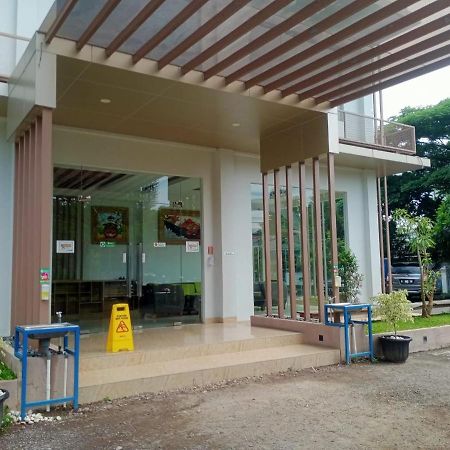 Oyo 90102 Edotel Hotel By Dbest Hospitality Bandung Exteriör bild