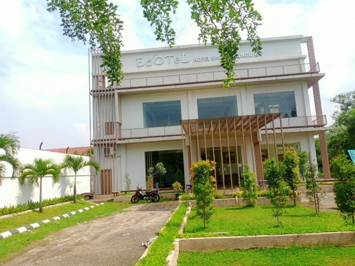 Oyo 90102 Edotel Hotel By Dbest Hospitality Bandung Exteriör bild