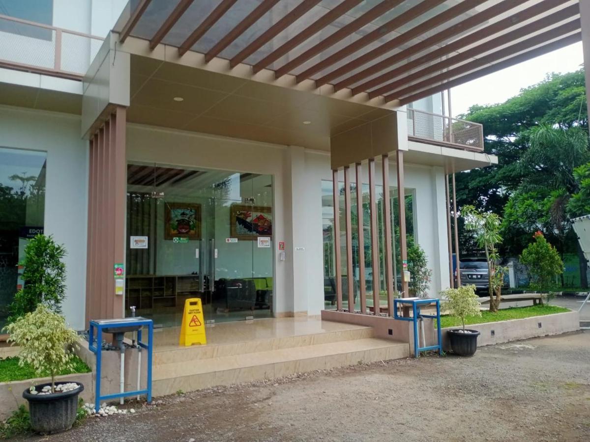 Oyo 90102 Edotel Hotel By Dbest Hospitality Bandung Exteriör bild