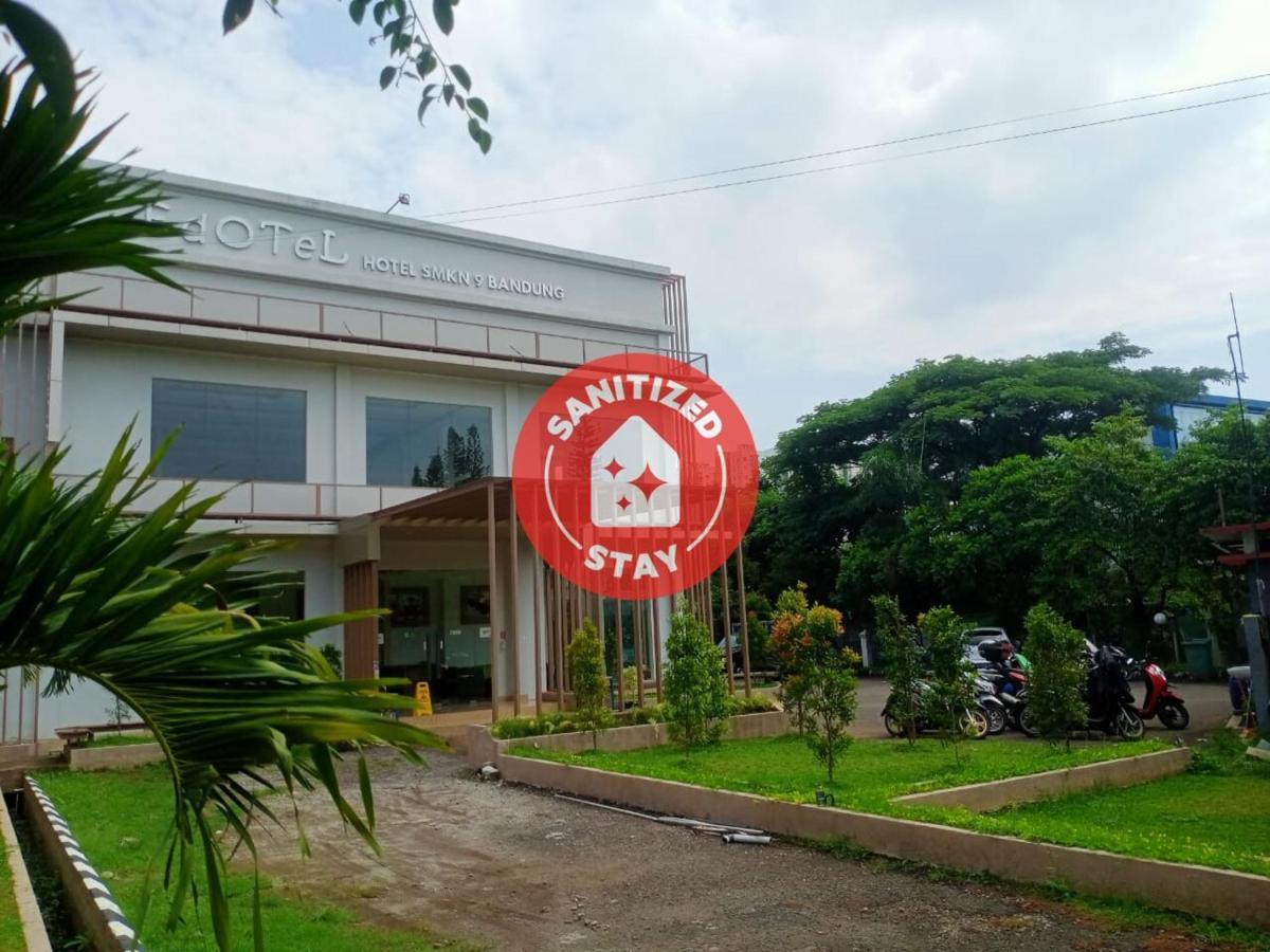 Oyo 90102 Edotel Hotel By Dbest Hospitality Bandung Exteriör bild