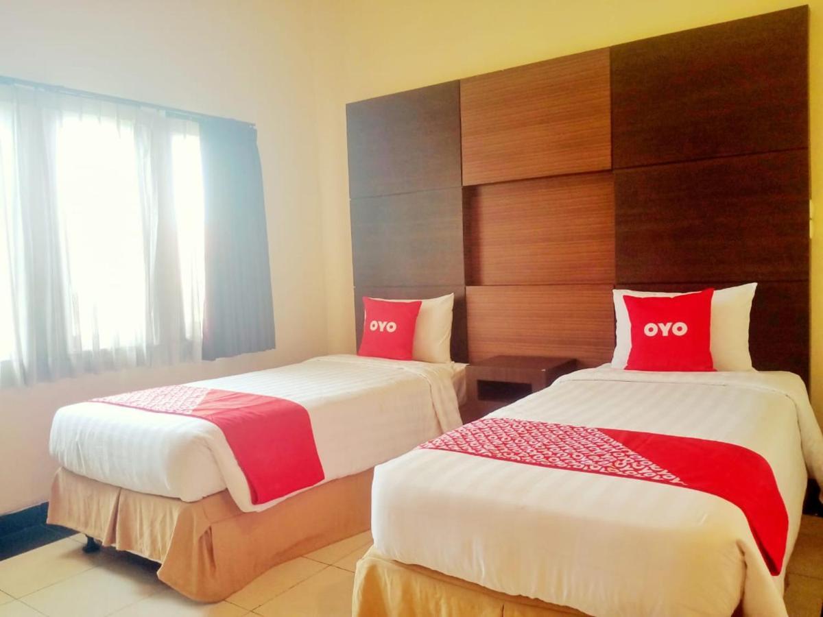 Oyo 90102 Edotel Hotel By Dbest Hospitality Bandung Exteriör bild