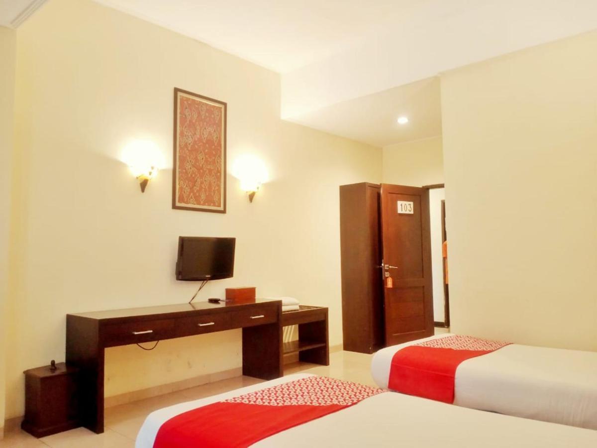 Oyo 90102 Edotel Hotel By Dbest Hospitality Bandung Exteriör bild