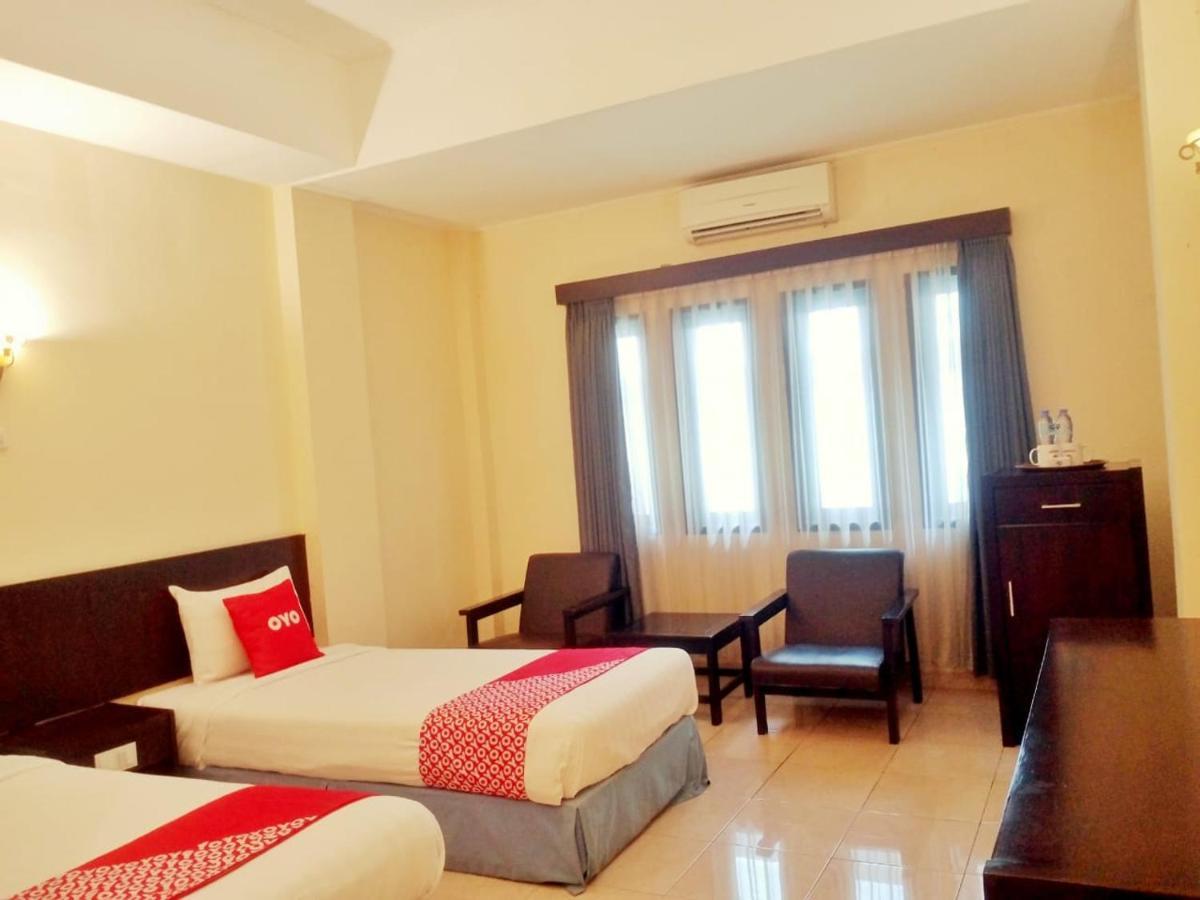 Oyo 90102 Edotel Hotel By Dbest Hospitality Bandung Exteriör bild