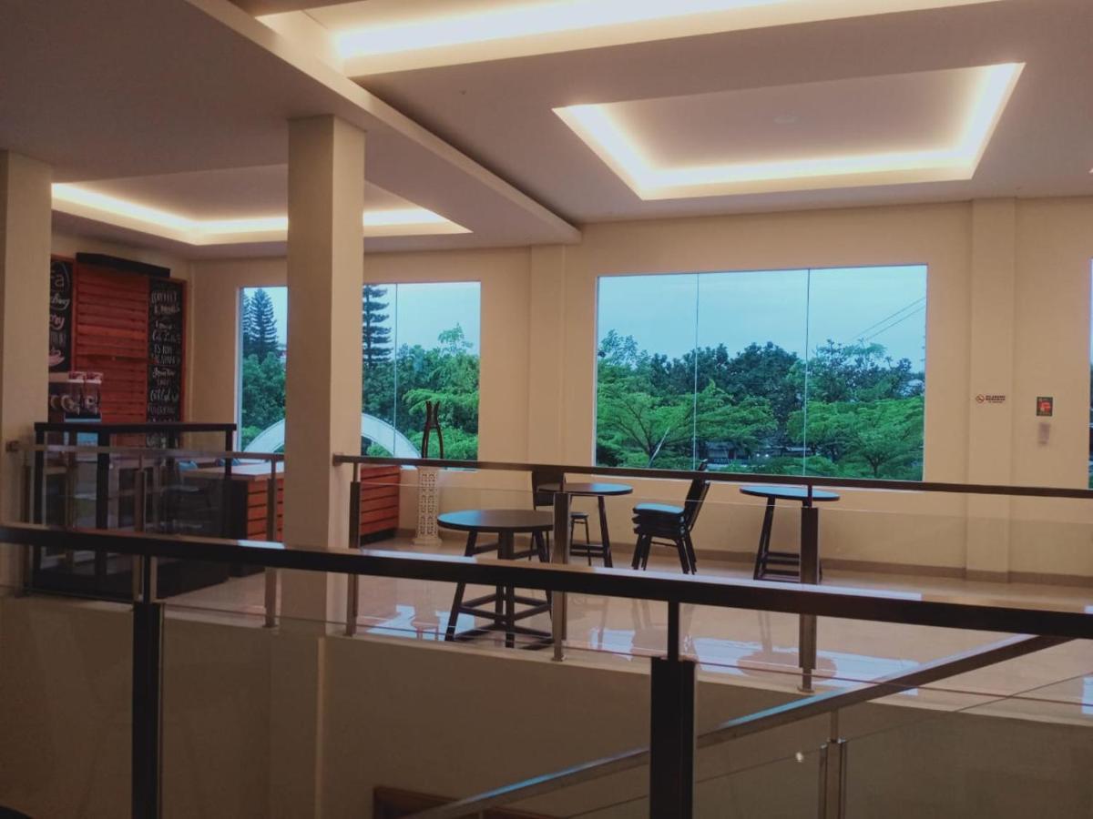 Oyo 90102 Edotel Hotel By Dbest Hospitality Bandung Exteriör bild