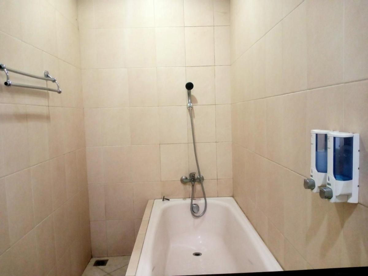 Oyo 90102 Edotel Hotel By Dbest Hospitality Bandung Exteriör bild