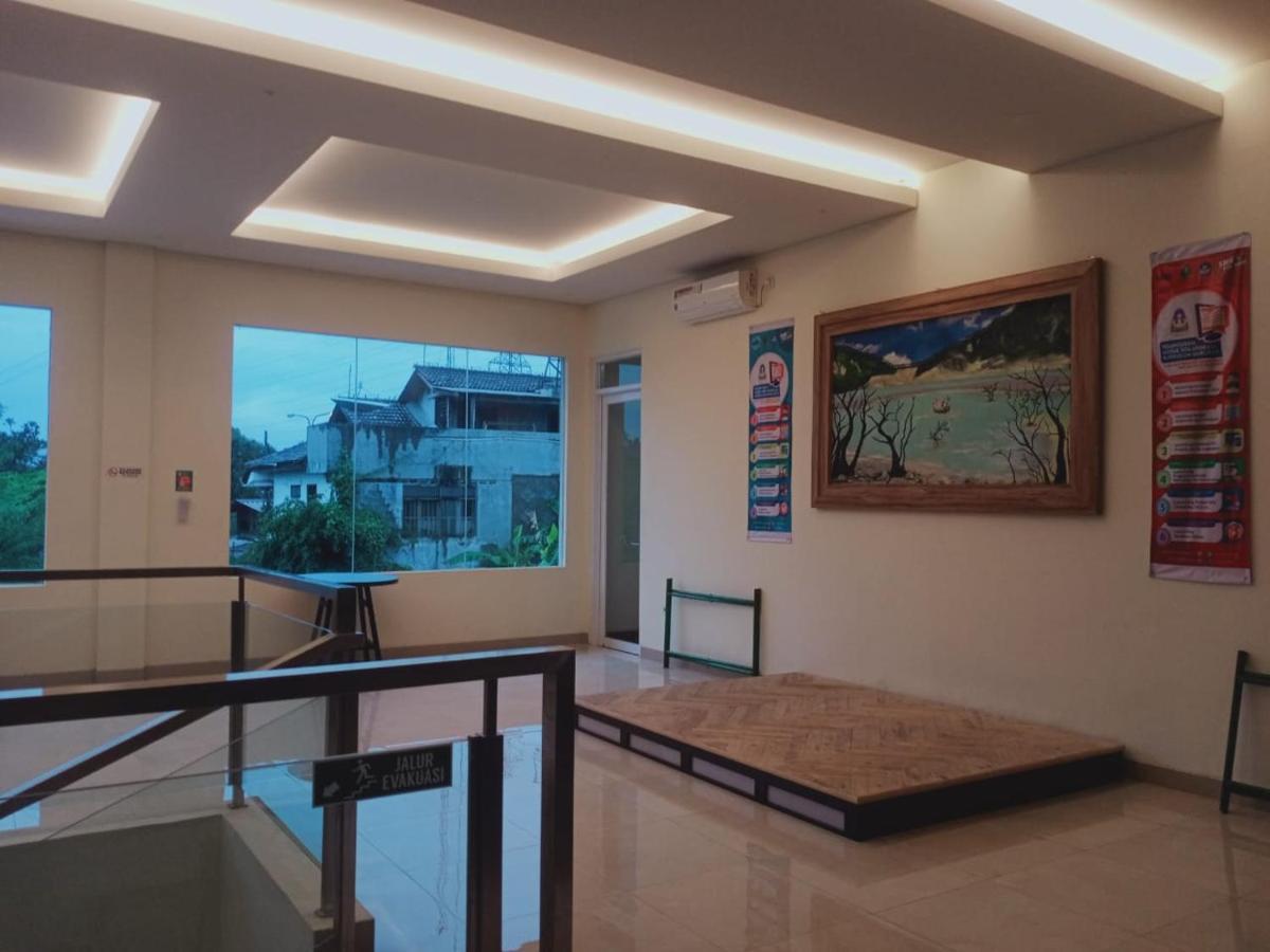 Oyo 90102 Edotel Hotel By Dbest Hospitality Bandung Exteriör bild